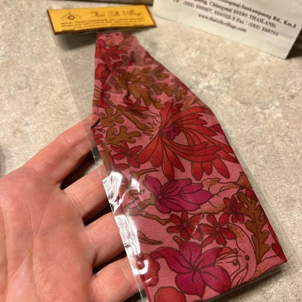 🌸🇹🇭🌺 100% Thai Silk Pink and Red Floral Headband 🌸🇹🇭🌺